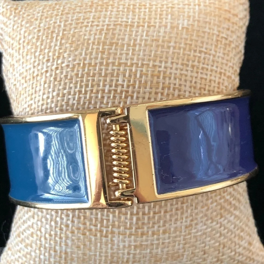 Blue Purple Enamel Gold Tone Clamper Bangle Bracelet Fashion 2.5”